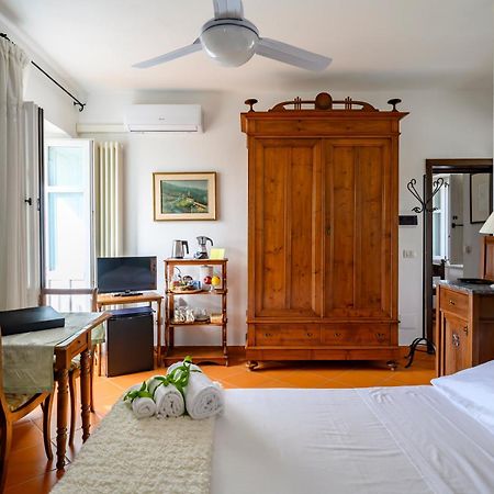 La Vignaredda - Residenza Di Charme Hotel Aggius Buitenkant foto