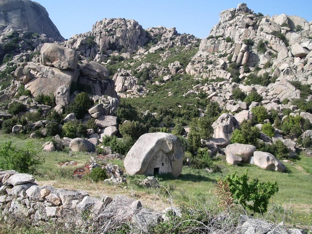 La Vignaredda - Residenza Di Charme Hotel Aggius Buitenkant foto