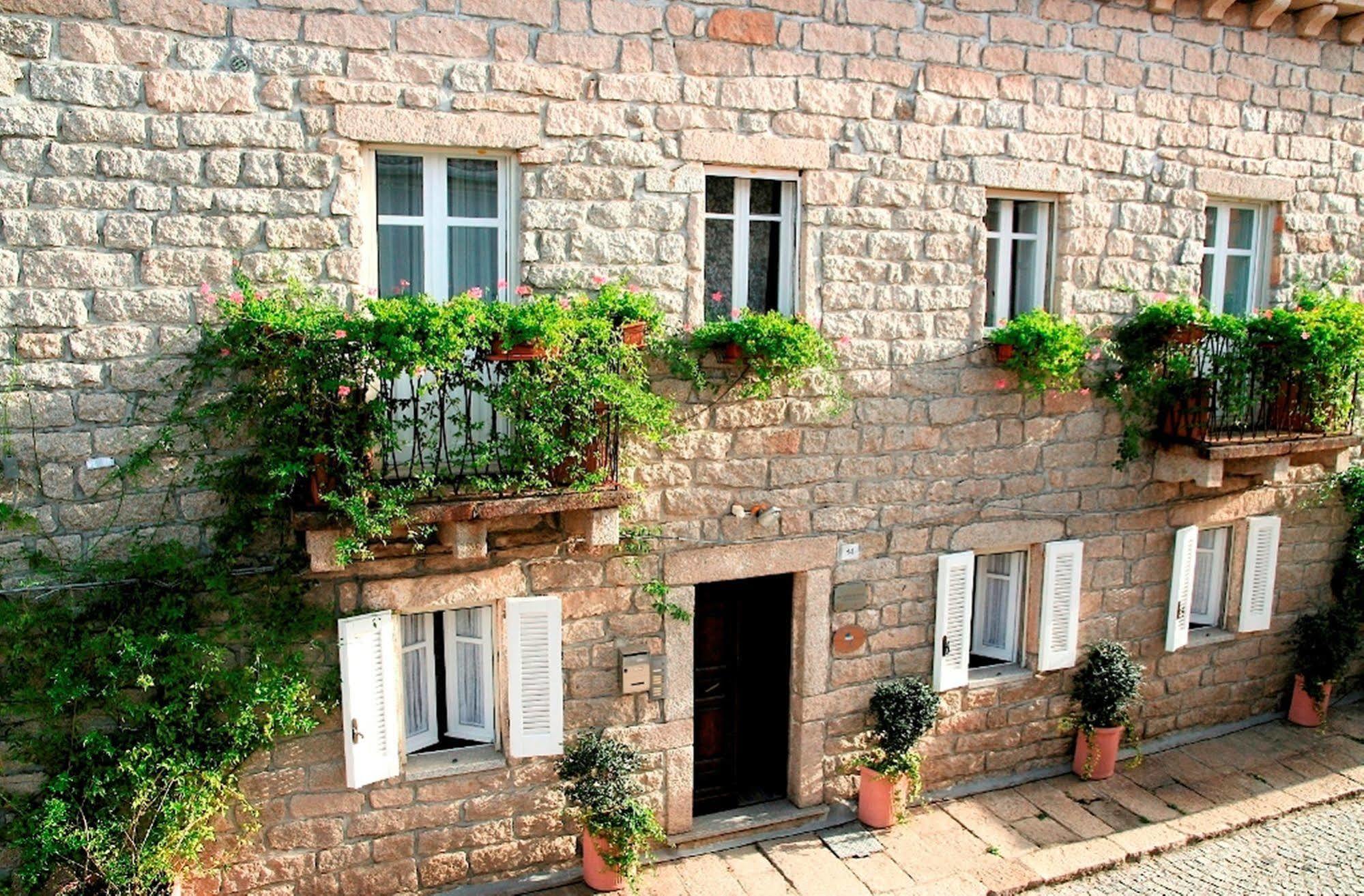 La Vignaredda - Residenza Di Charme Hotel Aggius Buitenkant foto