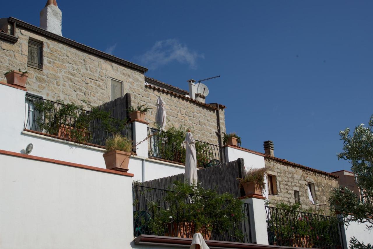 La Vignaredda - Residenza Di Charme Hotel Aggius Buitenkant foto
